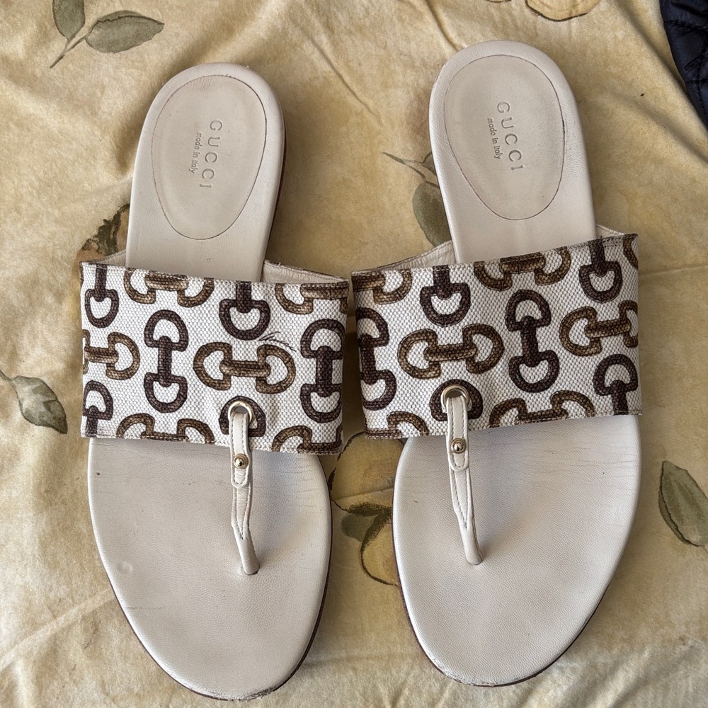 Gucci Cream Leather Thong Sandals with Brown Monogram Canvas Strap